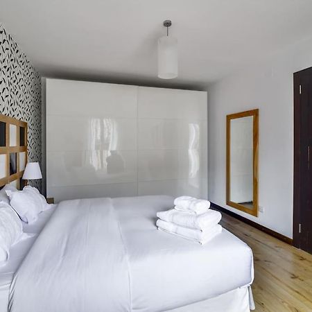 Big Stylish And Modern Apartment In Madrid Centre Bagian luar foto