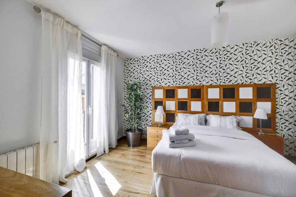 Big Stylish And Modern Apartment In Madrid Centre Bagian luar foto