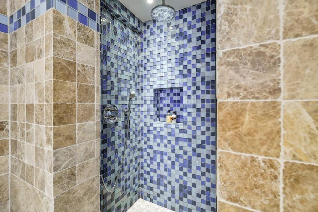 Big Stylish And Modern Apartment In Madrid Centre Bagian luar foto