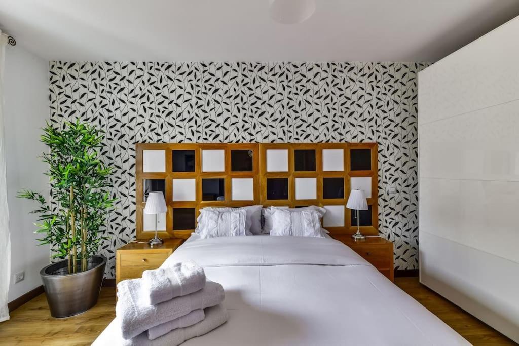 Big Stylish And Modern Apartment In Madrid Centre Bagian luar foto