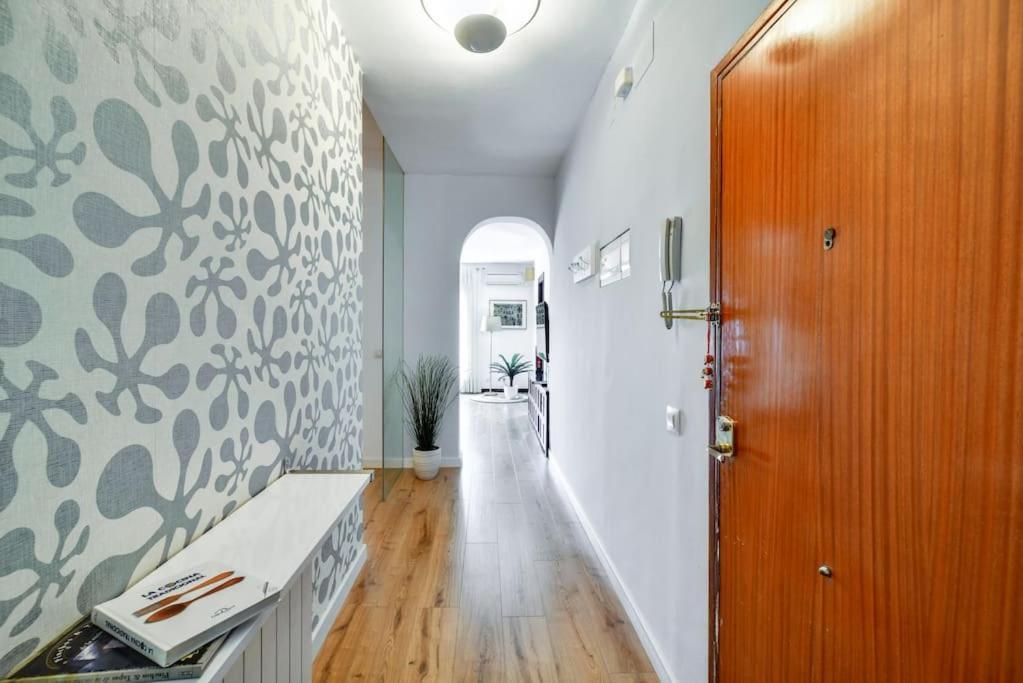 Big Stylish And Modern Apartment In Madrid Centre Bagian luar foto